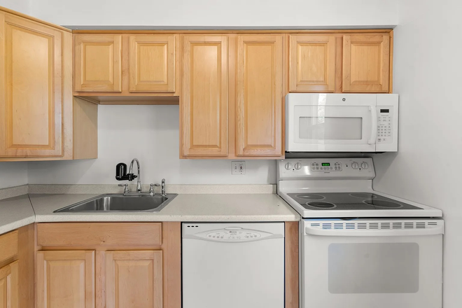 Kitchen1 - Second floor apartment, walk to campus, a bargain located at the center of Old Town