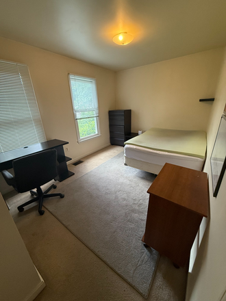 Bedroom - 1 Room Available for Summer 2026 in 5 Bed/3 Bath House, Walking Distance to UMD