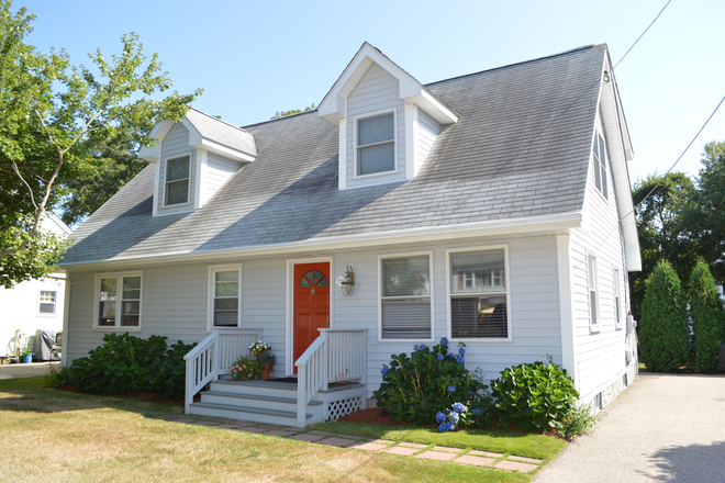 Outside - 66 Angell Rd, Narragansett RI House
