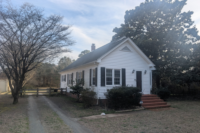 7436 Joseph Lewis Road, Hayes, VA - Two Bedroom House Near VIMS