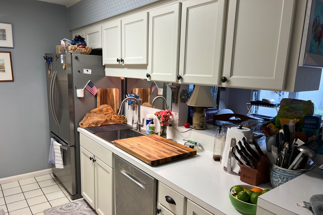 Kitchen - Quiet Fully Furnished 2 bedroom Townhouse 20 minutes from LSU