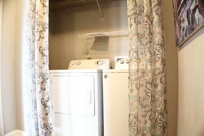 laundry - Camden Townes - Rent for the 26-27 school year! Furnished with Electric and Water included! Townhome