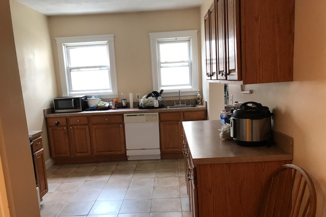 Kitchen - 14 Hamilton Road Apartments