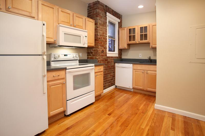 . - SEPT. 2025 - 1 Bed, H/HW Incl., , Student Friendly, Amazing Fenway Location Apartments