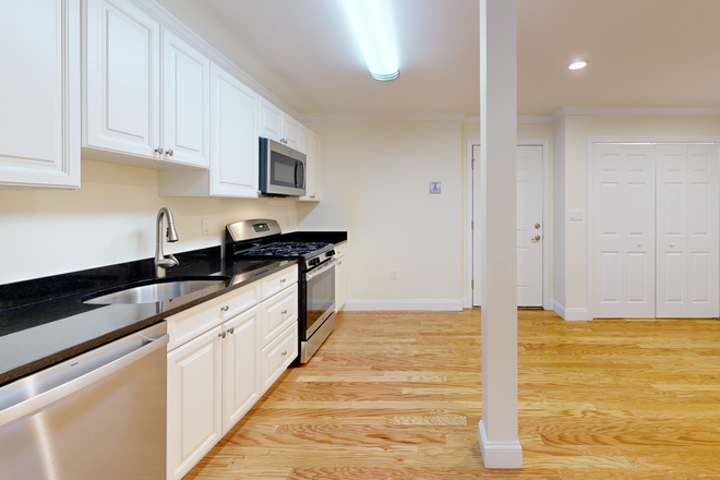 . - **NO BROKERS FEE!** 1 Bed/1 Bath next to campus w/ Heat&Hot Water Included! Apartments