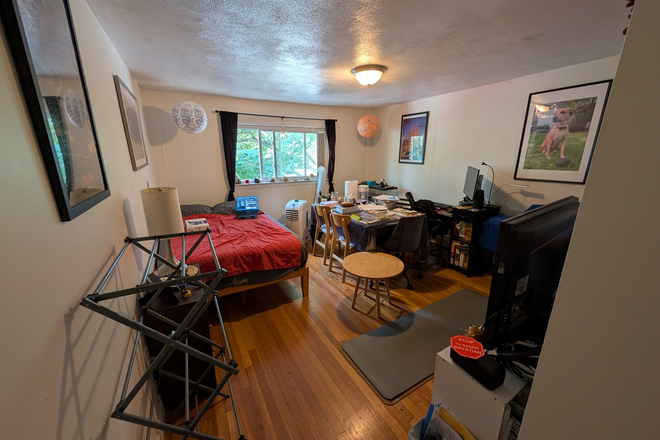 Streetside room angle 1 - 17 Hunting St --- Spacious bedrooms in prime Cambridge, perfect for Hult, MIT, Harvard