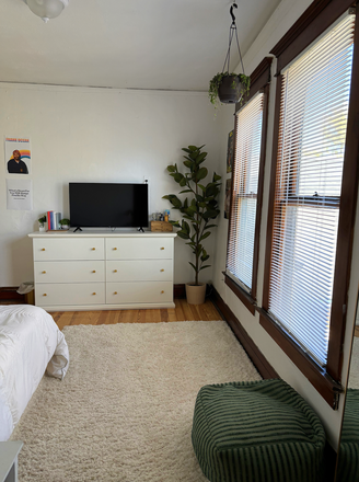 Your future room - One Bedroom in House on The Hill