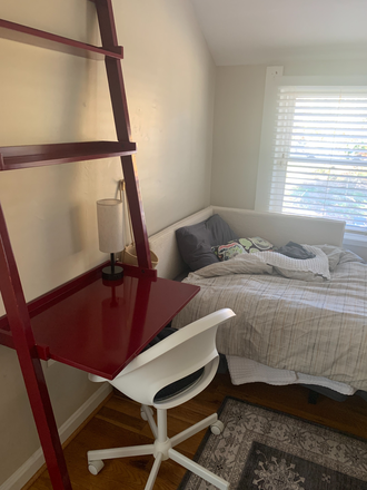 bedroom 1 - *fragrance free* private room in comfortable, owner occupied home