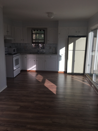 Kitchen - Small 1BR/1BA for short term rental in Leeds