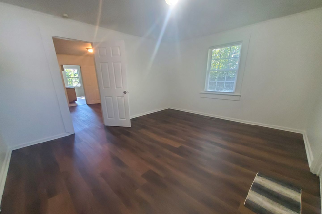 Photo - 810 Lee Street Apartments