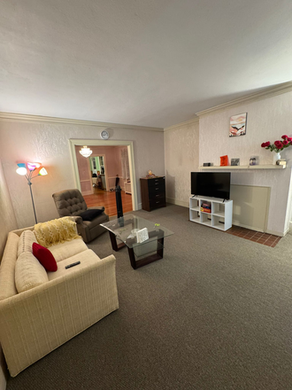 Very spacious Living room - Looking for a third roommate!