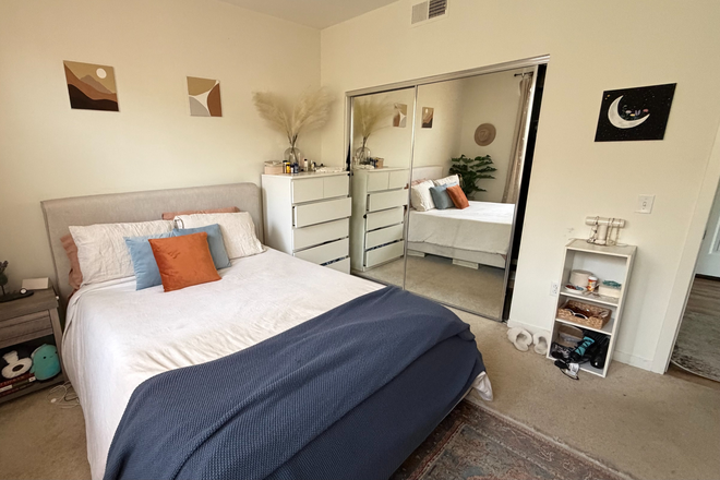 Bedroom - Irvine Company Apartments