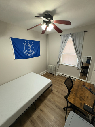 Ceiling Fan and AC for summer heat - Housing near campus Apartments