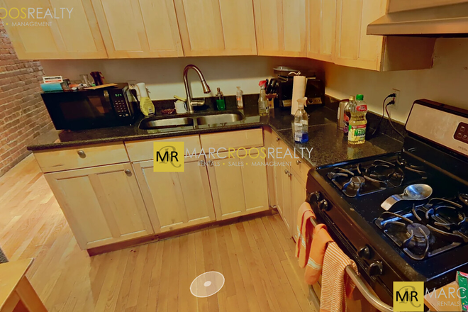 Kitchen - South End 4 Bed Row House