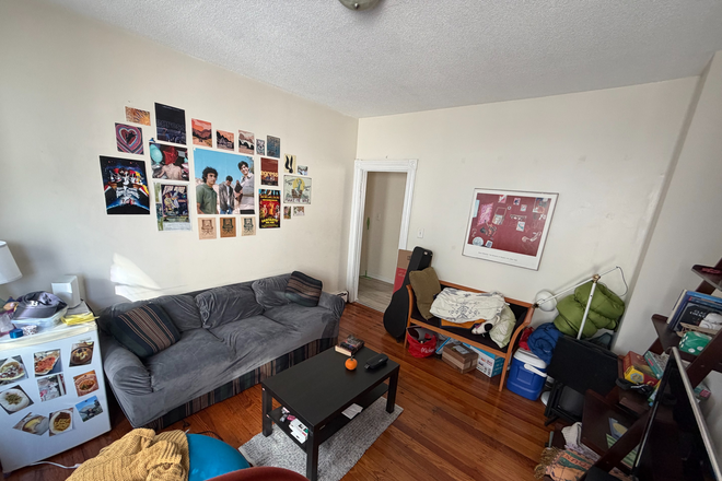 - - Steps to Tufts University | Medford Apartment on Winchester St