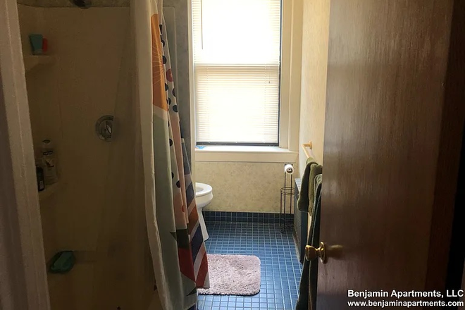 Bathroom - Summer Sublet in Porter Sq Apartments