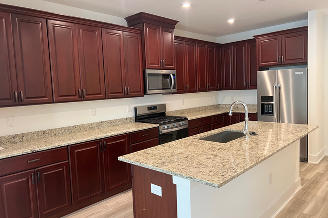 Kitchen - Rooms in shared 2BR thome-Donatello Dr-Princeton