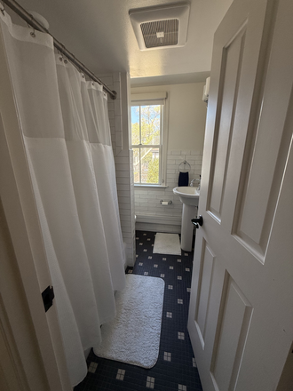 badroom - Summer:Furnished 1BR apt for PU faculty/staff affiliates only-University Pl-Princeton