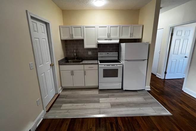 Kitchen - Bright 2 Bedroom, no broker fee, hot water included! Apartments