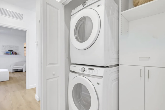 Laundry - Spacious Townhome in a gated community