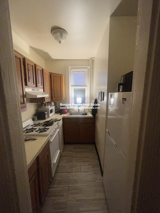 a - 3 BEDROOMS! Apartments