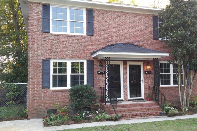 Outside street view - 1.6 miles from MUSC! Looking for female house mate.