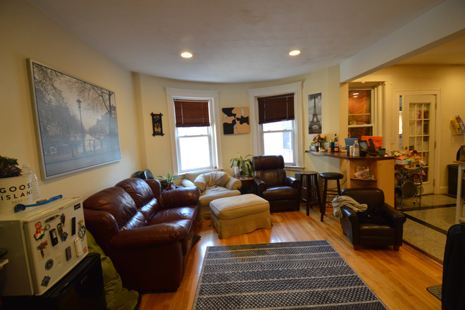... - COMFORTABLE 3 BEDS/2 BATHS NEAR THE CAMPUS Apartments