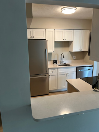 kitchen - Manor Woods Condominium