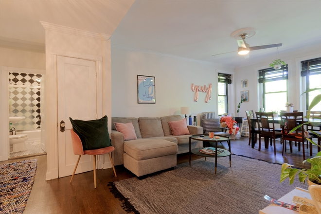 LIVING - PRIME LOCATION! 2 BED WITH GAS AND HEAT INCLUDED!