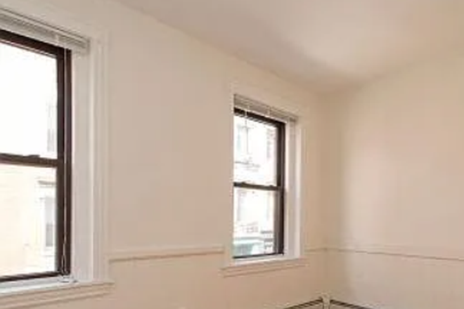 Call NOW for showings! 617-236-8600 - SALEM ST - LRG MDERN 2BR/1BA IN NORTH END AVAIL *9/1/2026* W/ LNDRY IN BLDNG, SS APPS, LRG BDRMS, DW Apartments