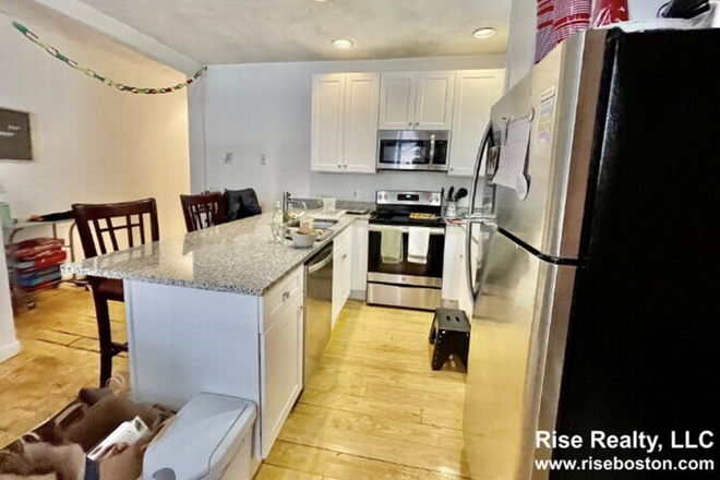 Kitchen - 610 Columbus Avenue Apartments