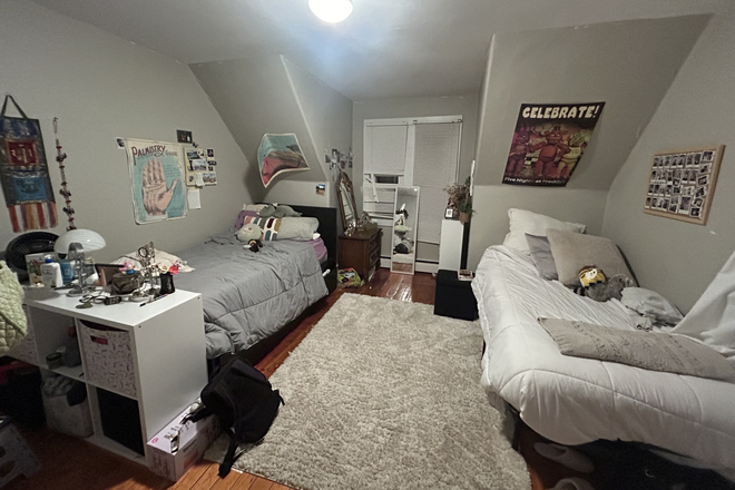 Bedroom - Third floor apartment - looking for 1-2 guys - within five min walk to campus
