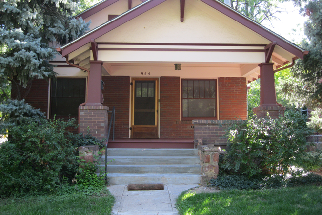 Front of house with porch - Awesome room with french doors,fireplace etc in 2 BD house on the Hill
