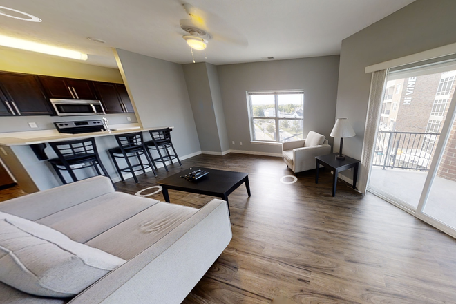 Living room - ? 3 Bed / 3 Bath Apartment – North by Northwest – Walk to Campus!