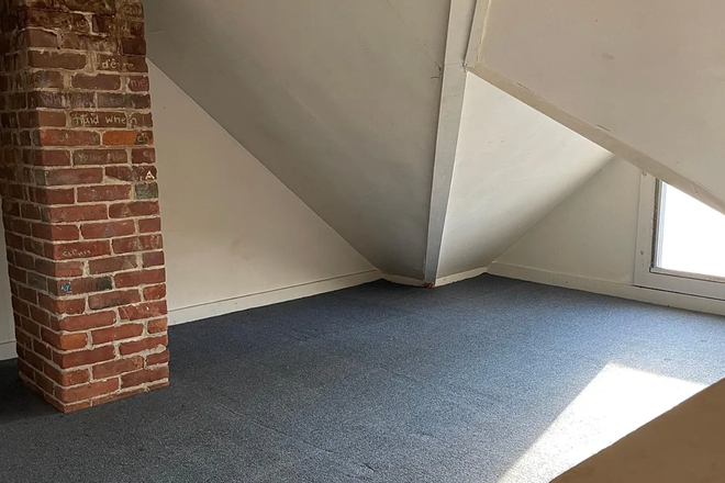 Bedroom - Apartment Close to Campus and Downtown