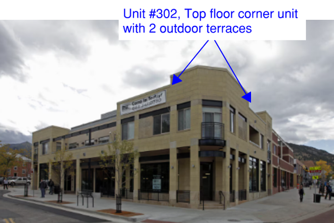 Top floor coner unit with two outdoor terraces. Good views of campus, "The Hill", and the Mountains - 3rd floor, Across the street from campus, 2 balconies, fully furnished, free wifi, good view Apartments