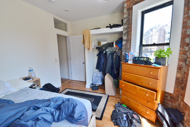 Bedroom - ROOM RENTING at 103 Hemenway 4bed/2bath $1600-$1850 Apartments
