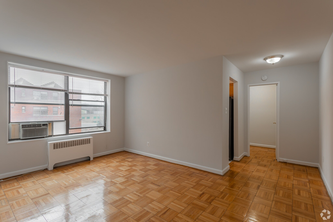 Empty living room - The Palisade Apartments