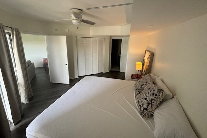 Room - University Square