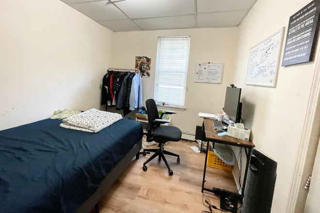 Bedroom - Convenient Mission Hill 3 Bed | Laundry in Building | Eat in Kitchen Apartments