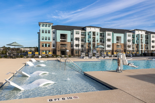 Pool - Hawthorne at The Mill Apartments