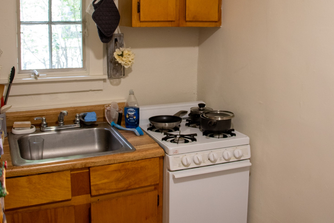Kitchen - Studio apt-Spruce St-Princeton