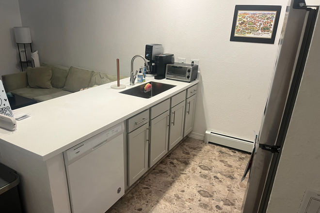 Kitchen - Cozy and Updated 3 Bedroom 1.5 Bath for Sublease