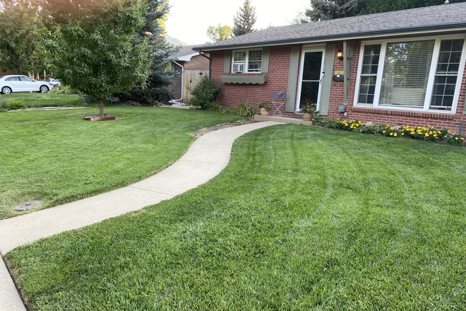Front entry - Ranch style Boulder Home in great location