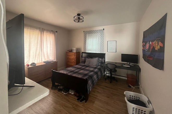 1st Floor Front Bedroom - 6 Bedroom, 2.5 bath, 2 kitchen House - Complete Remodel - 1 block from Xavier - Avail June 2026