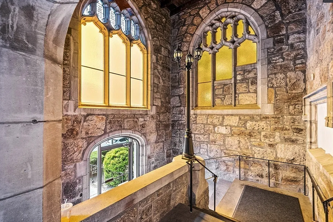 Building entrance hallway - Spacious apartment between Harvard Square and Central Square with indoor Parking