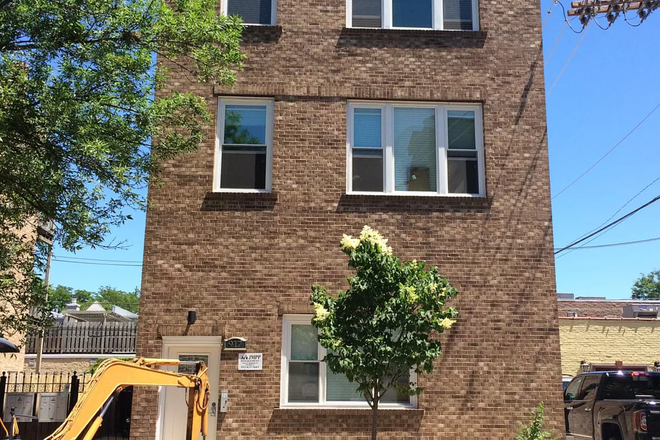 Front of apartment - Seeking New Roommate, 2 Min Walk to UIC East Campus, in Little Italy Apartments