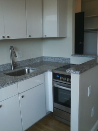 Hub Realty - One bedroom condo, with updated kitchen and bathroom, balcony on bus line
