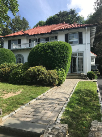 Outside of House - Single room for rent in private home