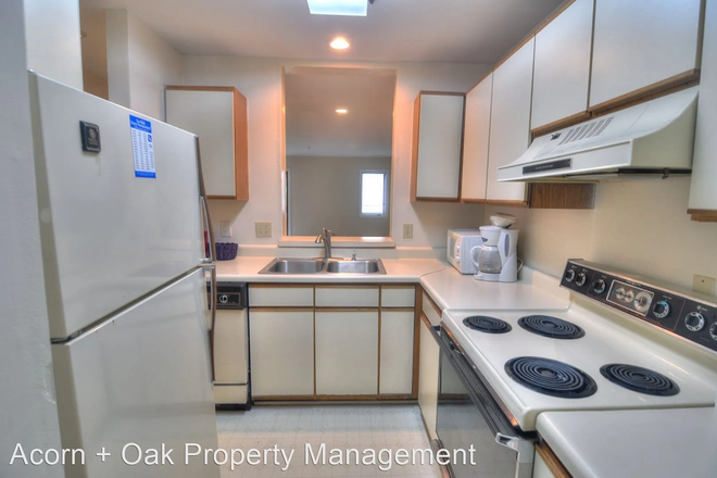 Kitchen - Mill Creek Condominiums